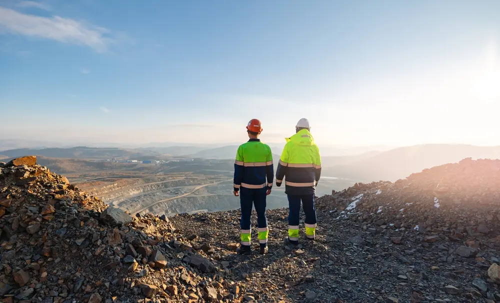 دورات تدريبية في إدارة الجيولوجيا والموارد الطبيعية